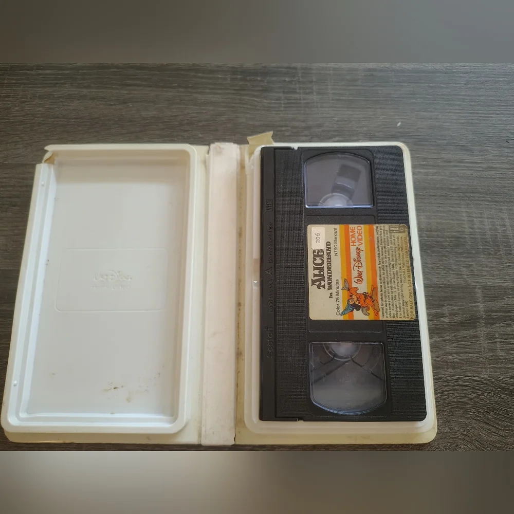 Rare 1983 Alice in Wonderland VHS Tape Clamshell